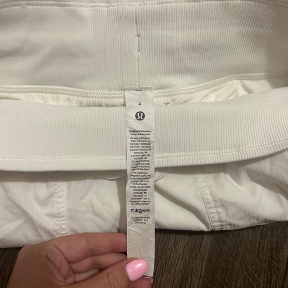 Lululemon Dance Studio Mid-Rise Jogger Short - Picture 3 of 3